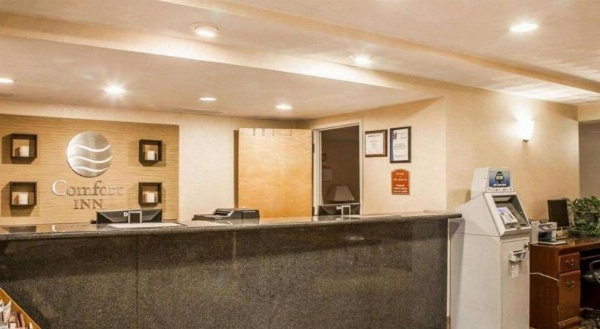 Comfort Inn at Newport Beach Middletown image 11