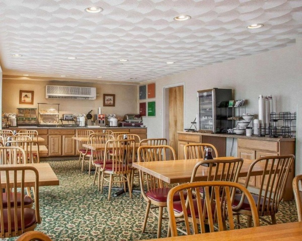 Comfort Inn at Newport Beach Middletown Main image